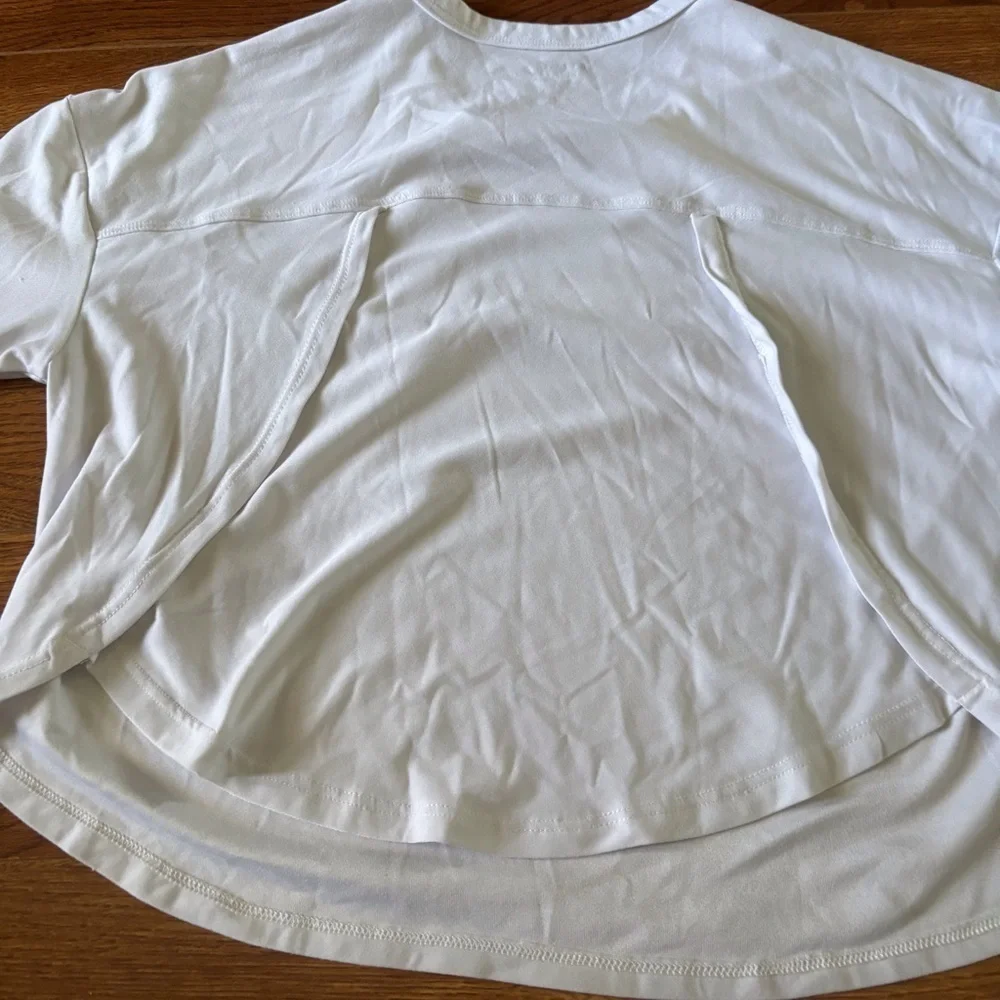 Old Navy Active white cloud 94 Soft short sleeve shirt in size M